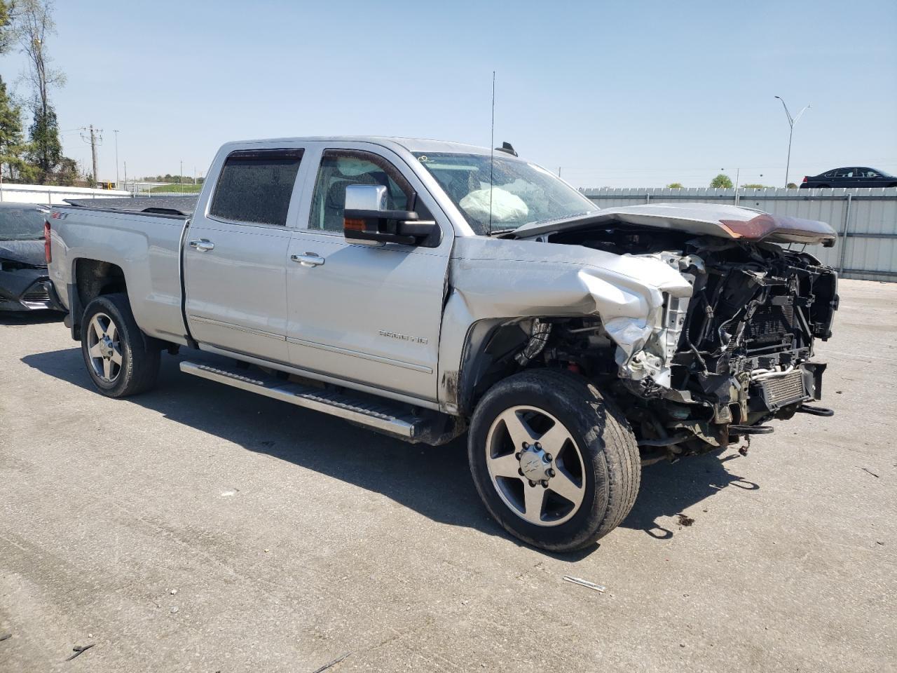 2017 CHEVROLET SILVERADO - Image 4