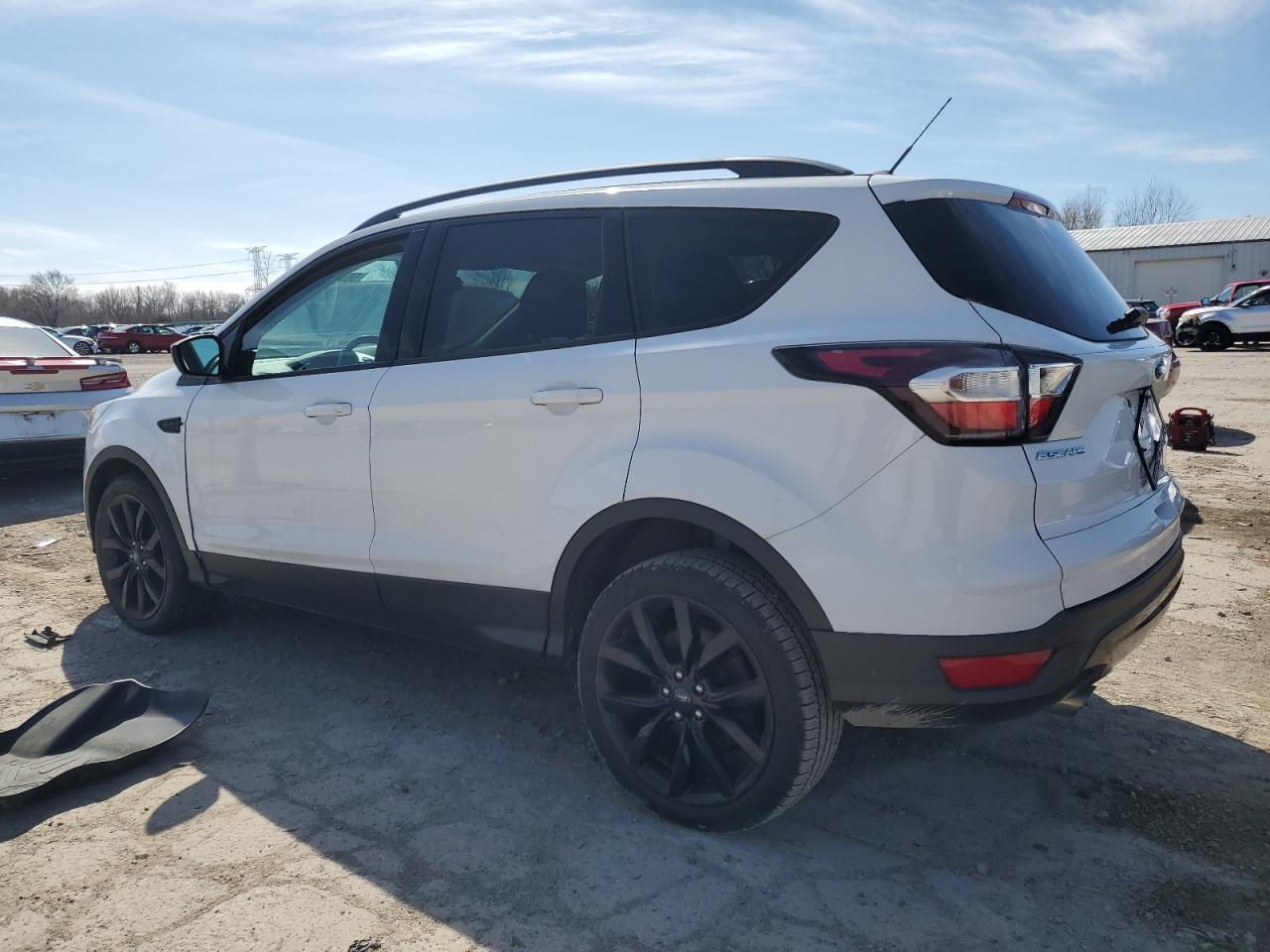 2017 FORD ESCAPE SE - Image 2