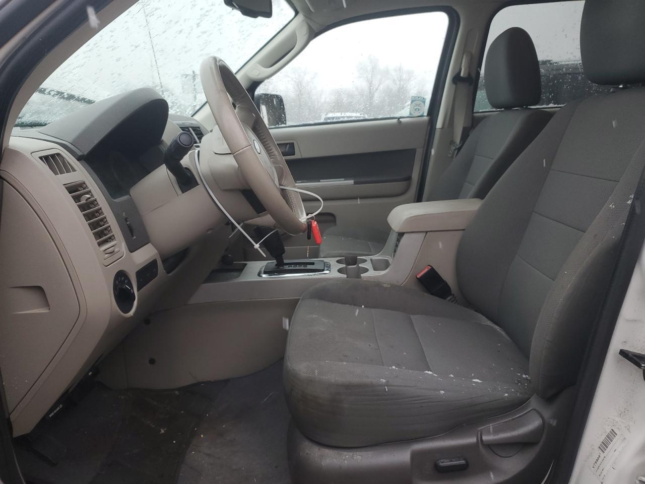 2010 FORD ESCAPE XLT - Image 7