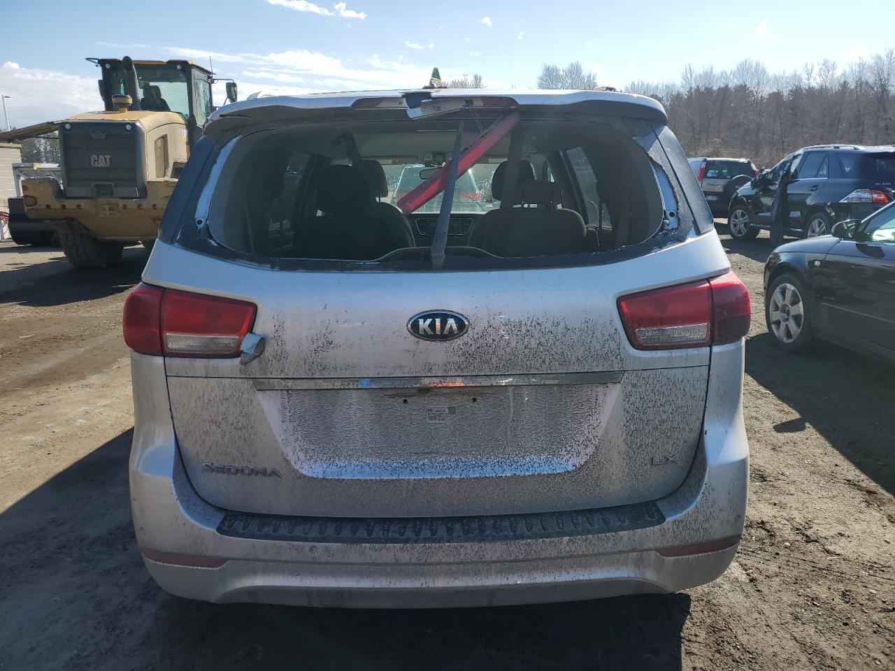 2016 KIA SEDONA LX - Image 6
