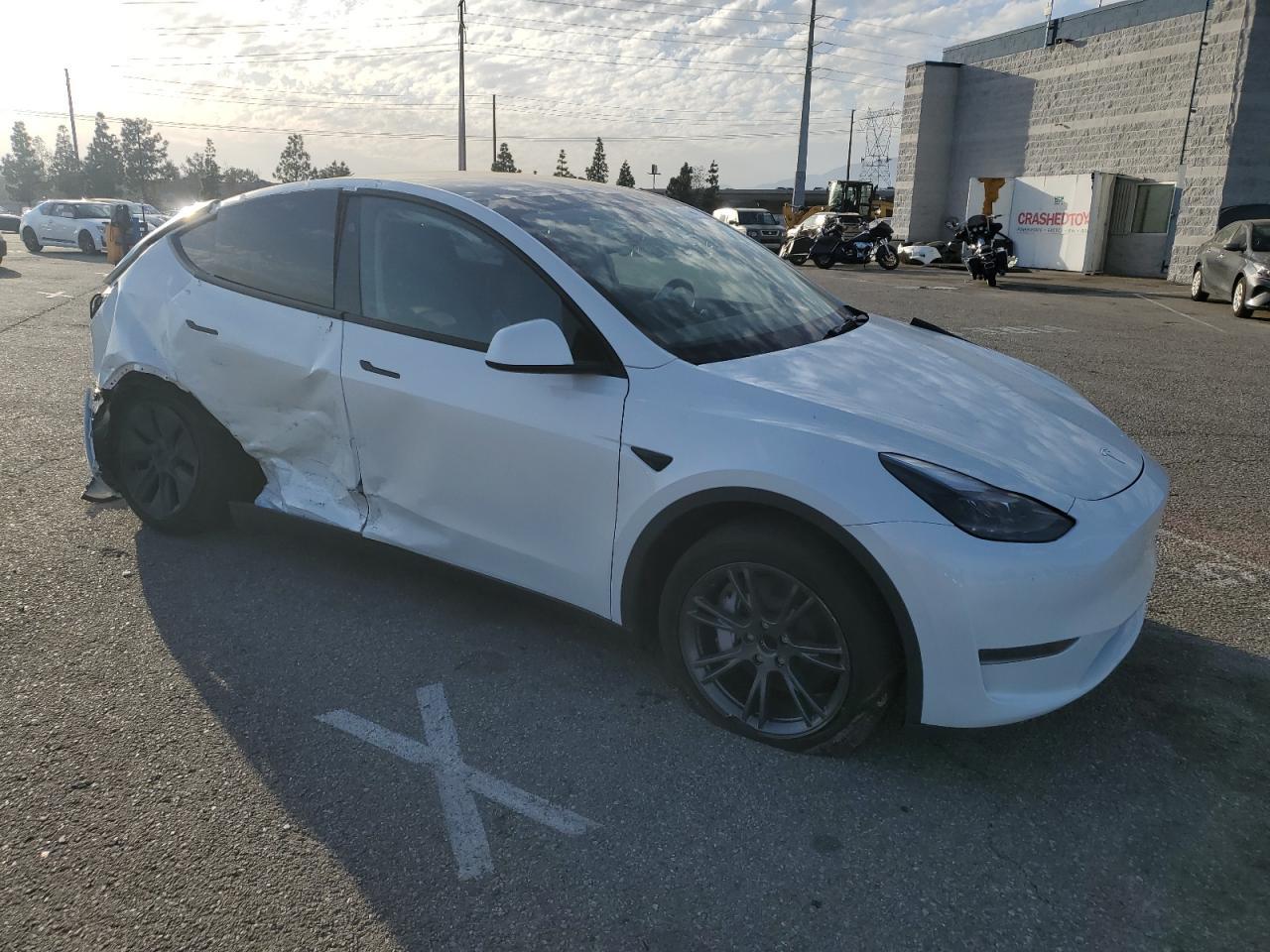 2024 TESLA MODEL Y - Image 4