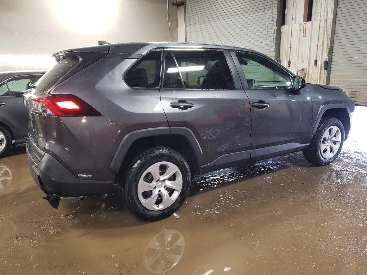 2023 TOYOTA RAV4 LE - Фото 3