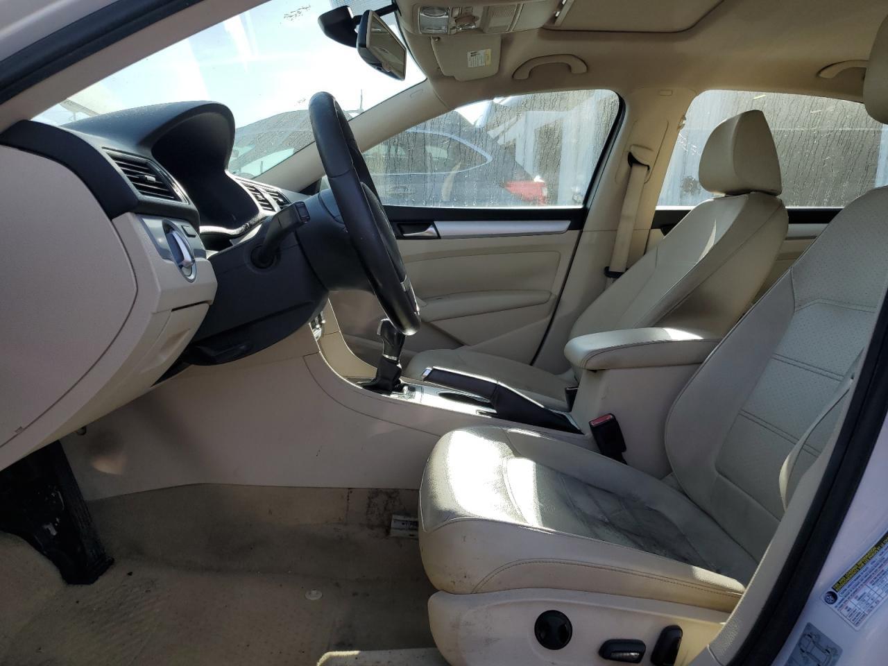 2013 VOLKSWAGEN PASSAT SE - Фото 7