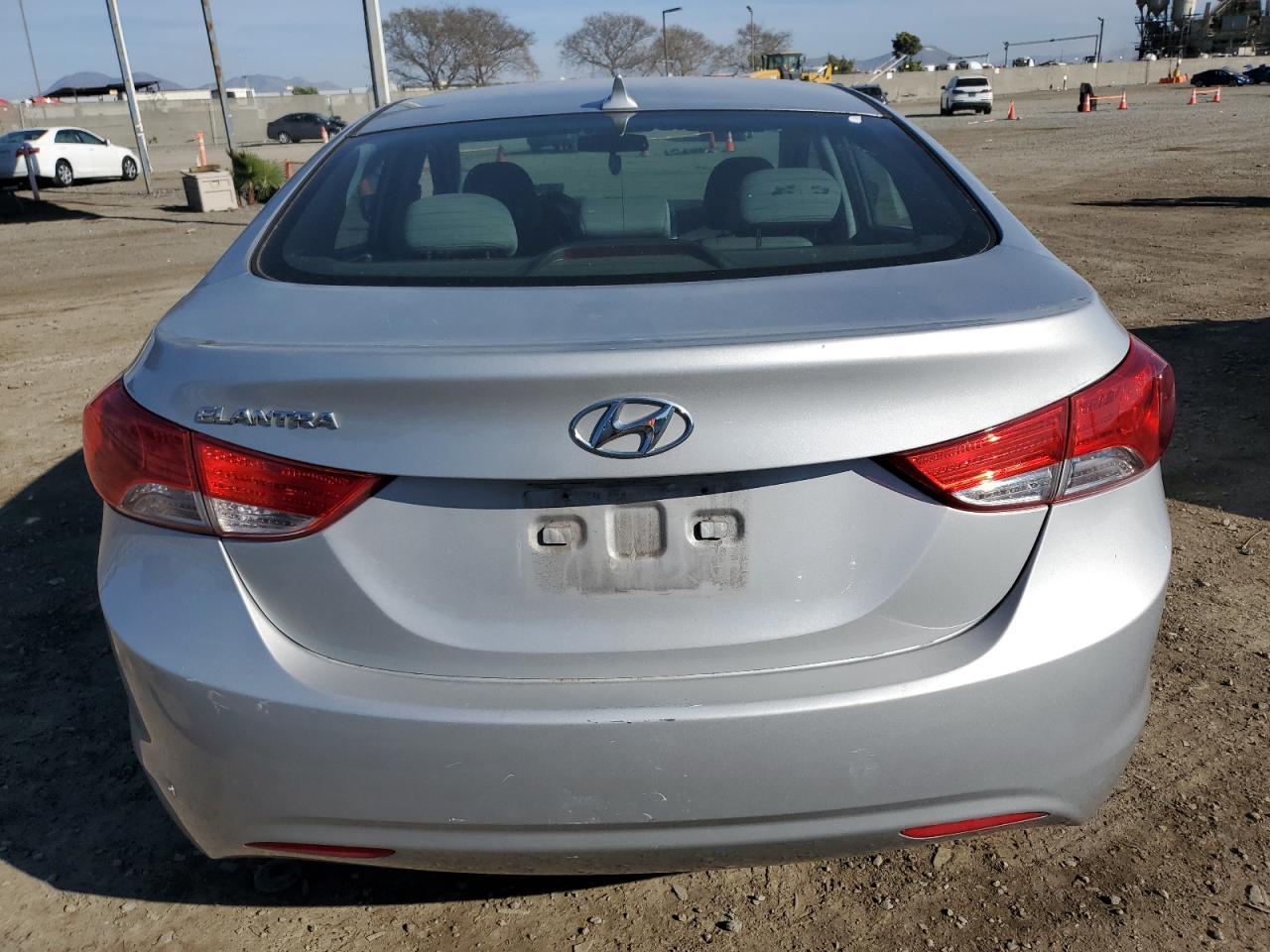 2013 HYUNDAI ELANTRA GL - Image 6
