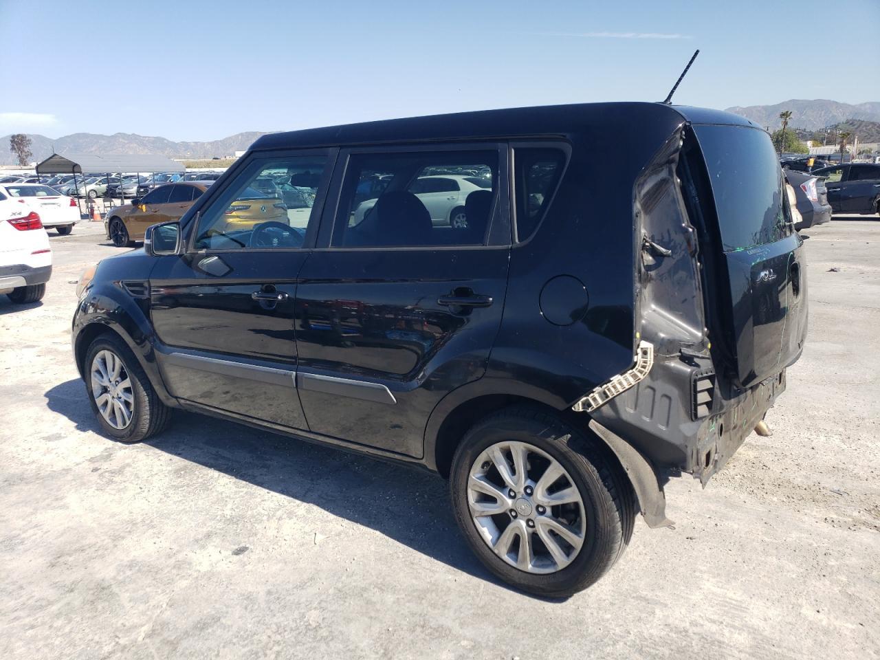 2013 KIA SOUL + - Image 2