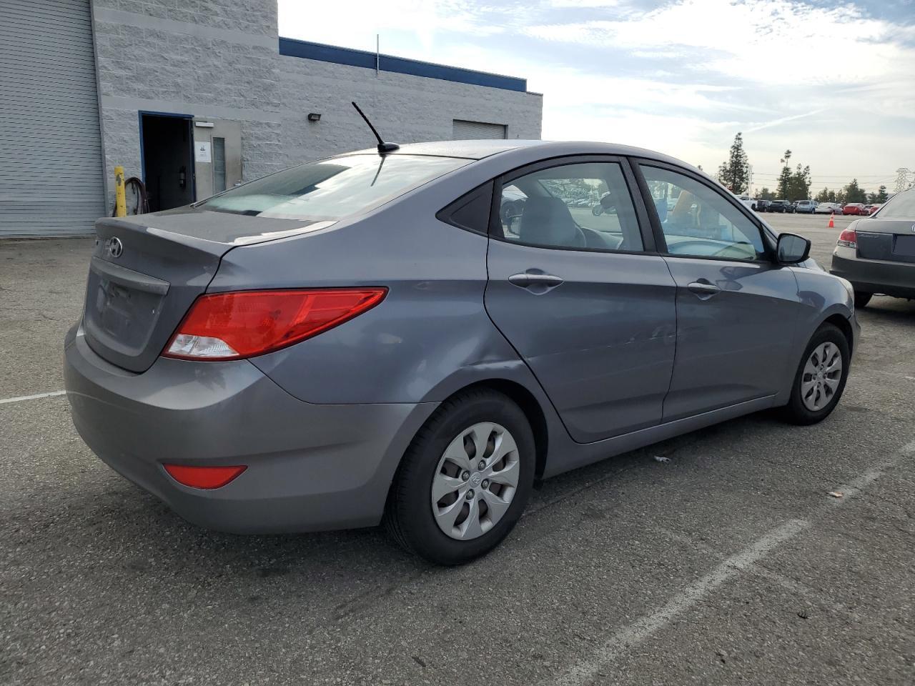 2016 HYUNDAI ACCENT SE - Фото 3