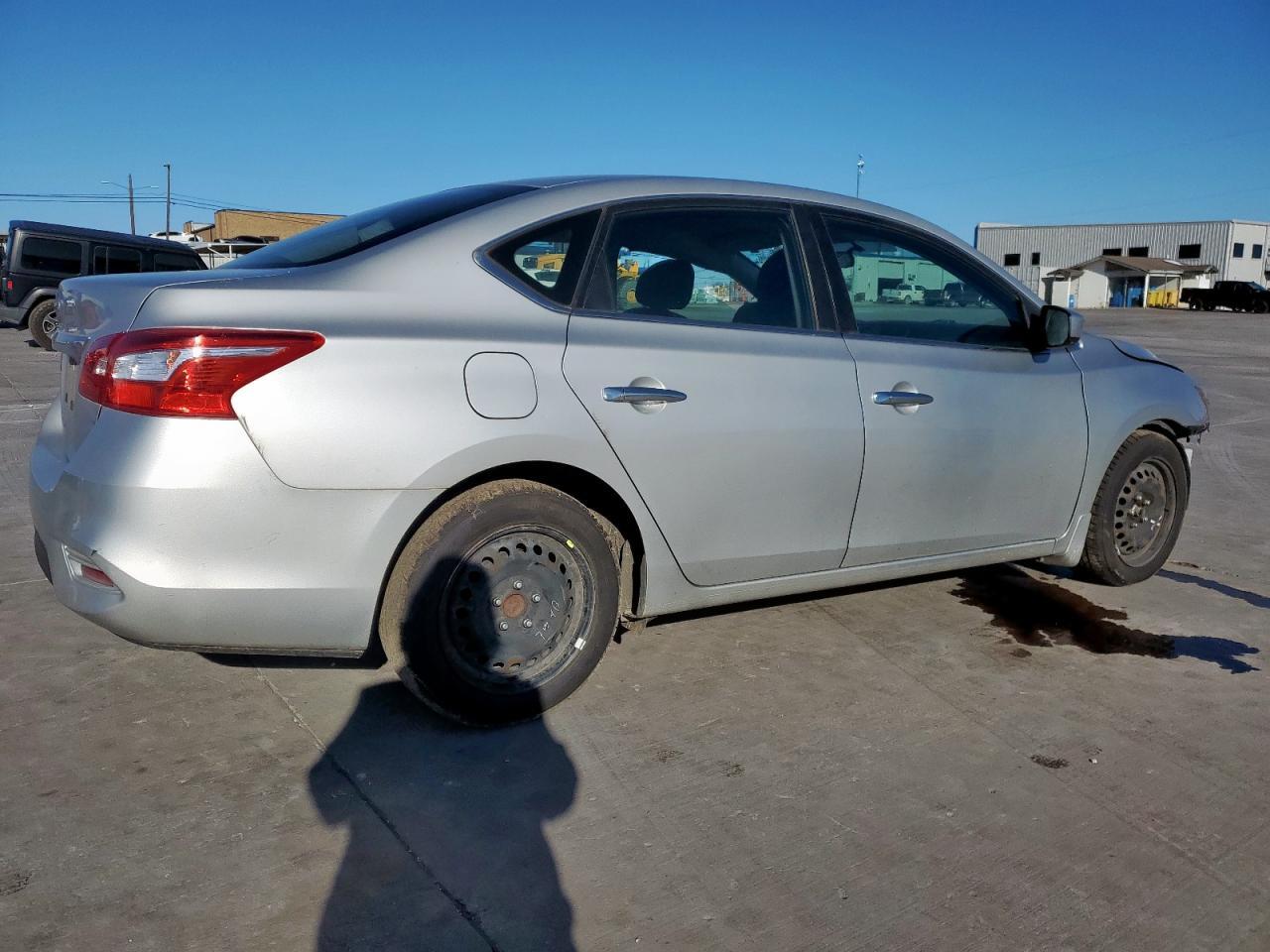 2017 NISSAN SENTRA S - Фото 3