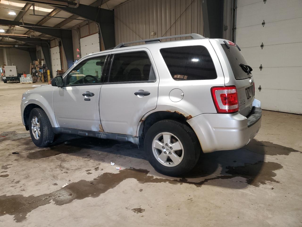 2010 FORD ESCAPE XLT - Фото 2