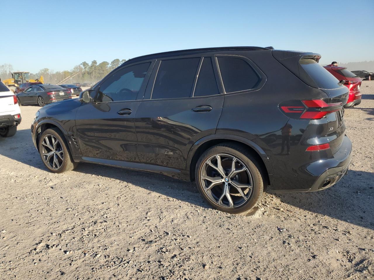 2024 BMW X5 M60I - Фото 2