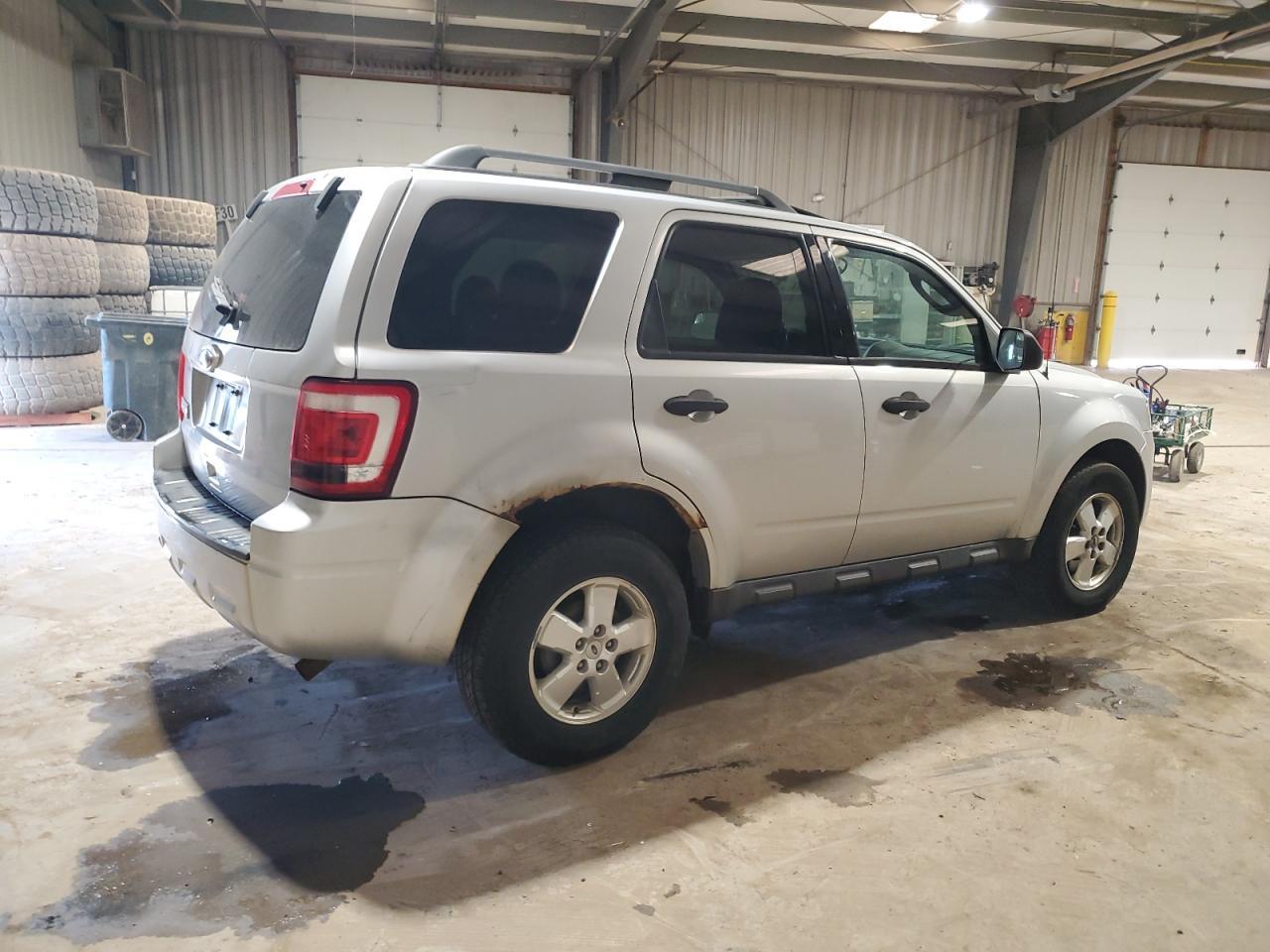 2010 FORD ESCAPE XLT - Фото 3