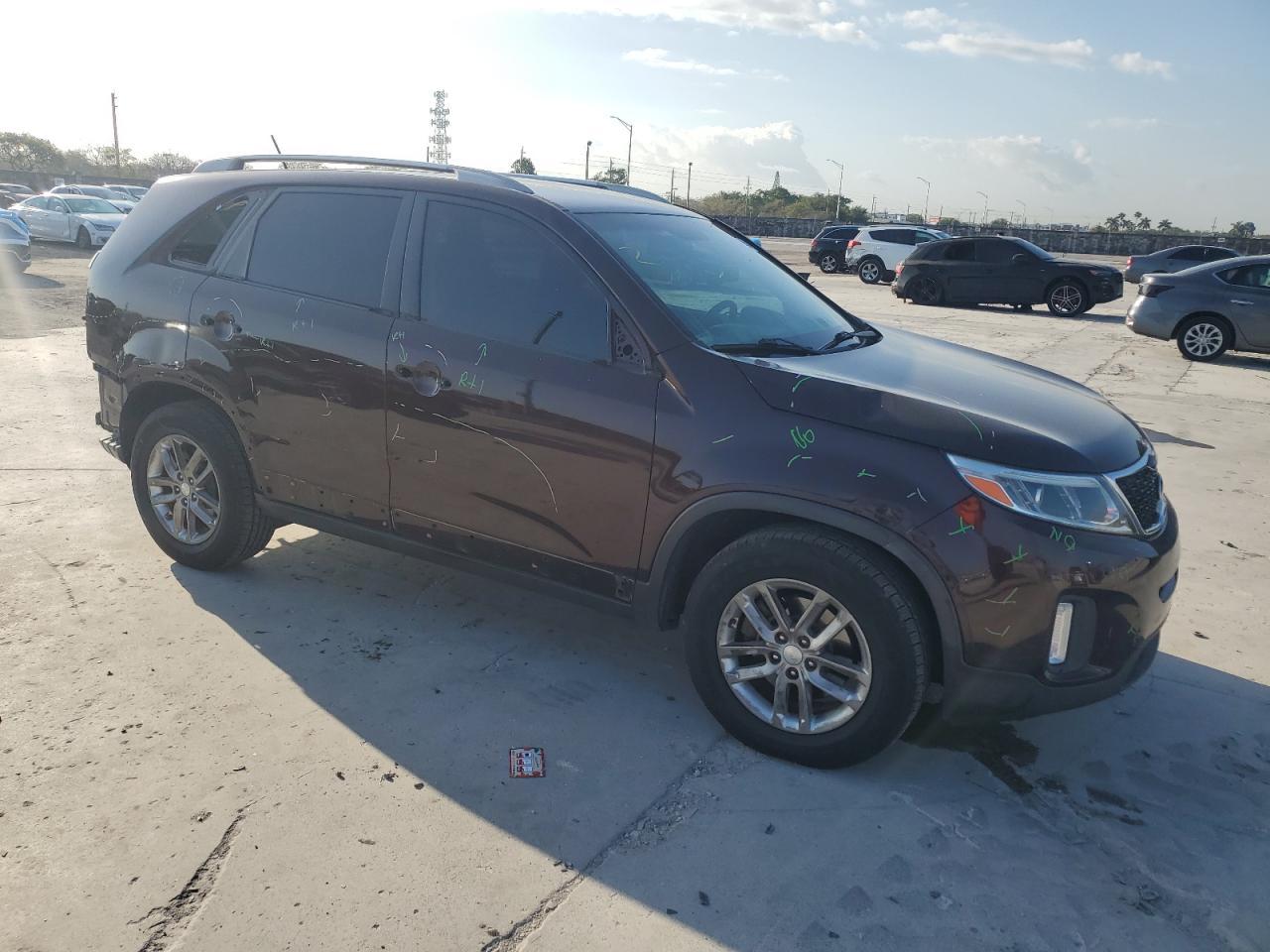 2015 KIA SORENTO LX - Image 4