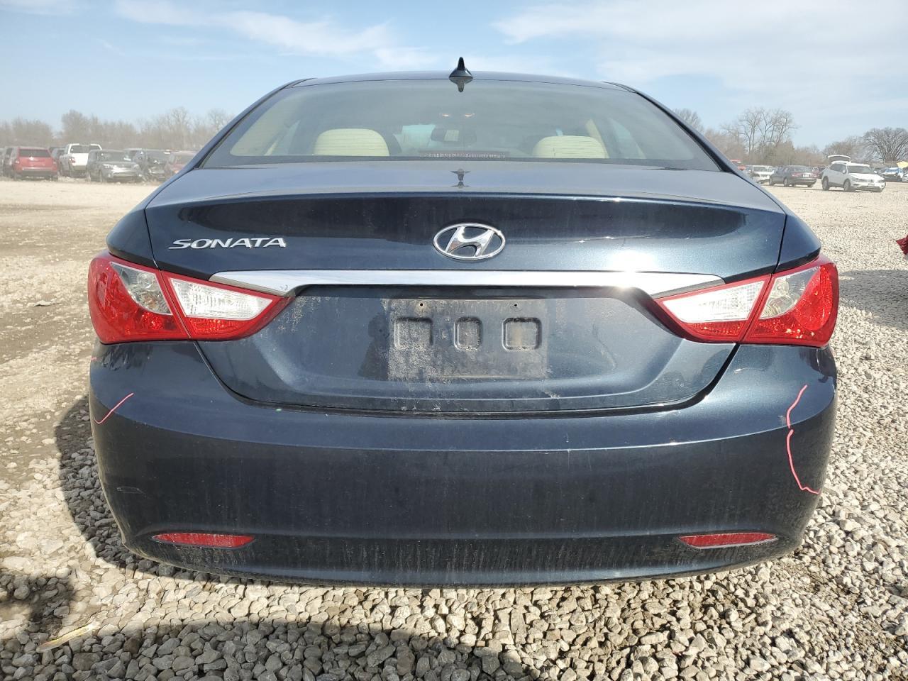 2013 HYUNDAI SONATA GLS - Image 6