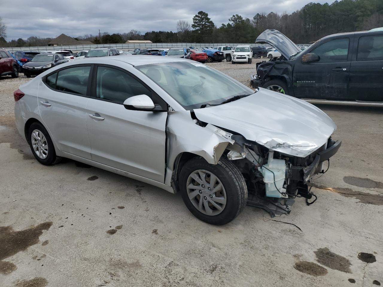 2019 HYUNDAI ELANTRA SE - Image 4
