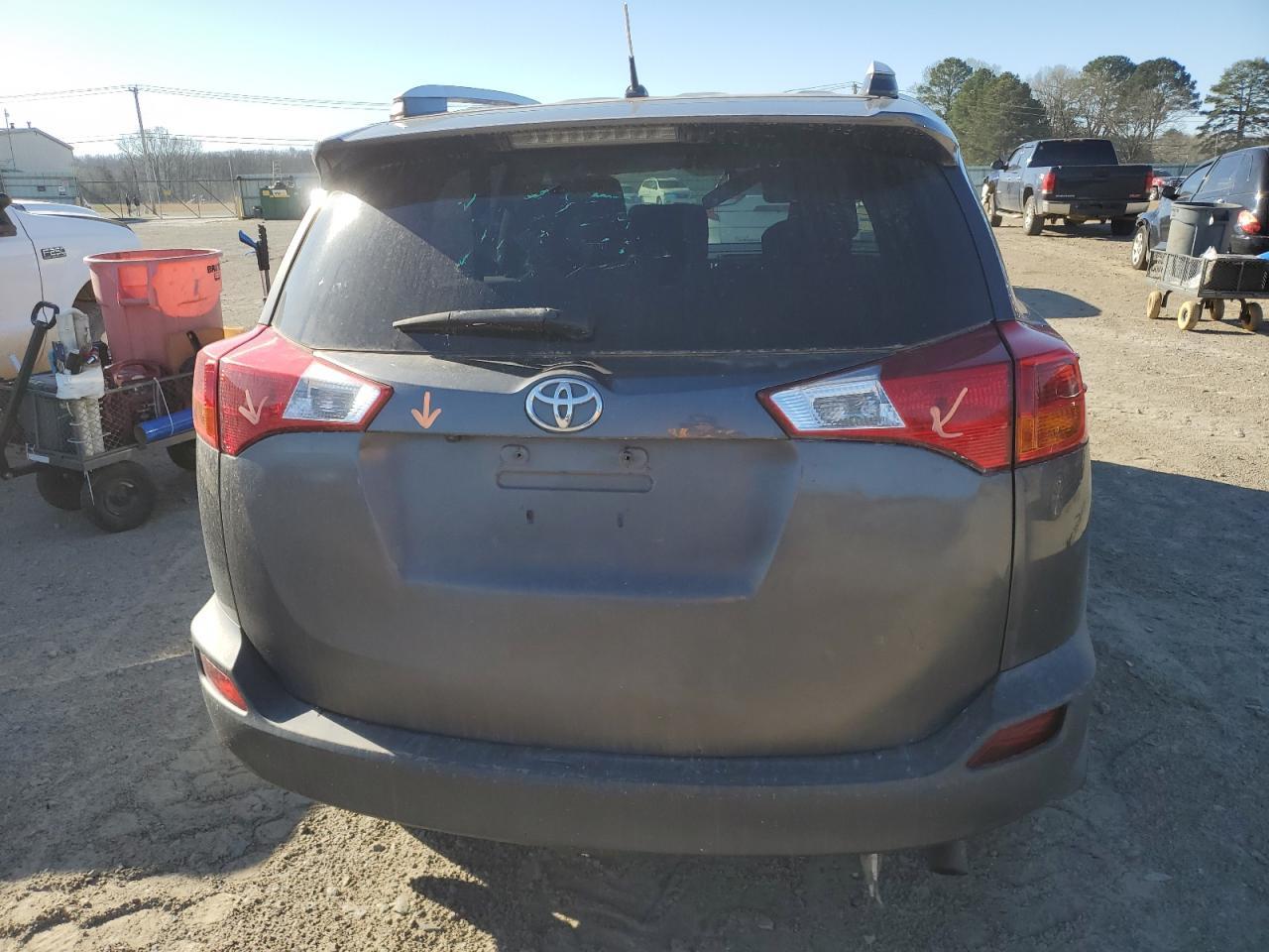 2015 TOYOTA RAV4 LE - Image 6