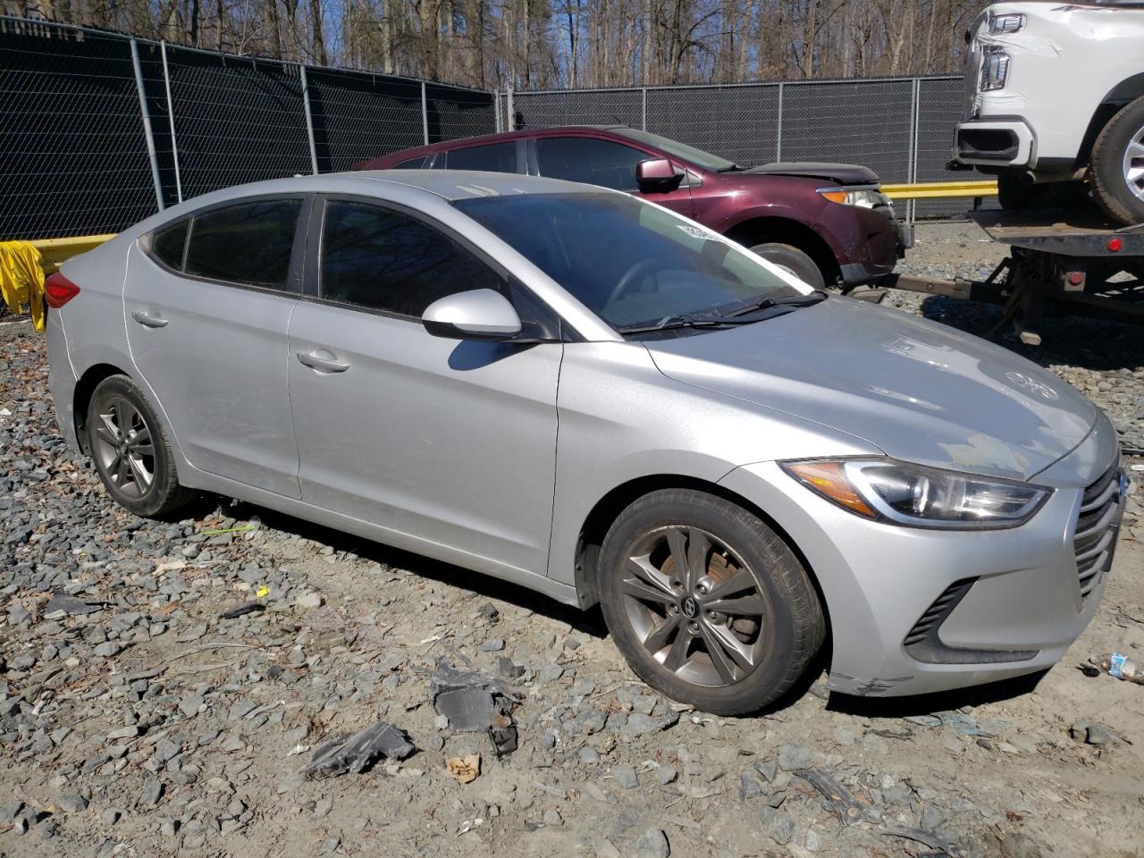 2018 HYUNDAI ELANTRA SE - Image 4