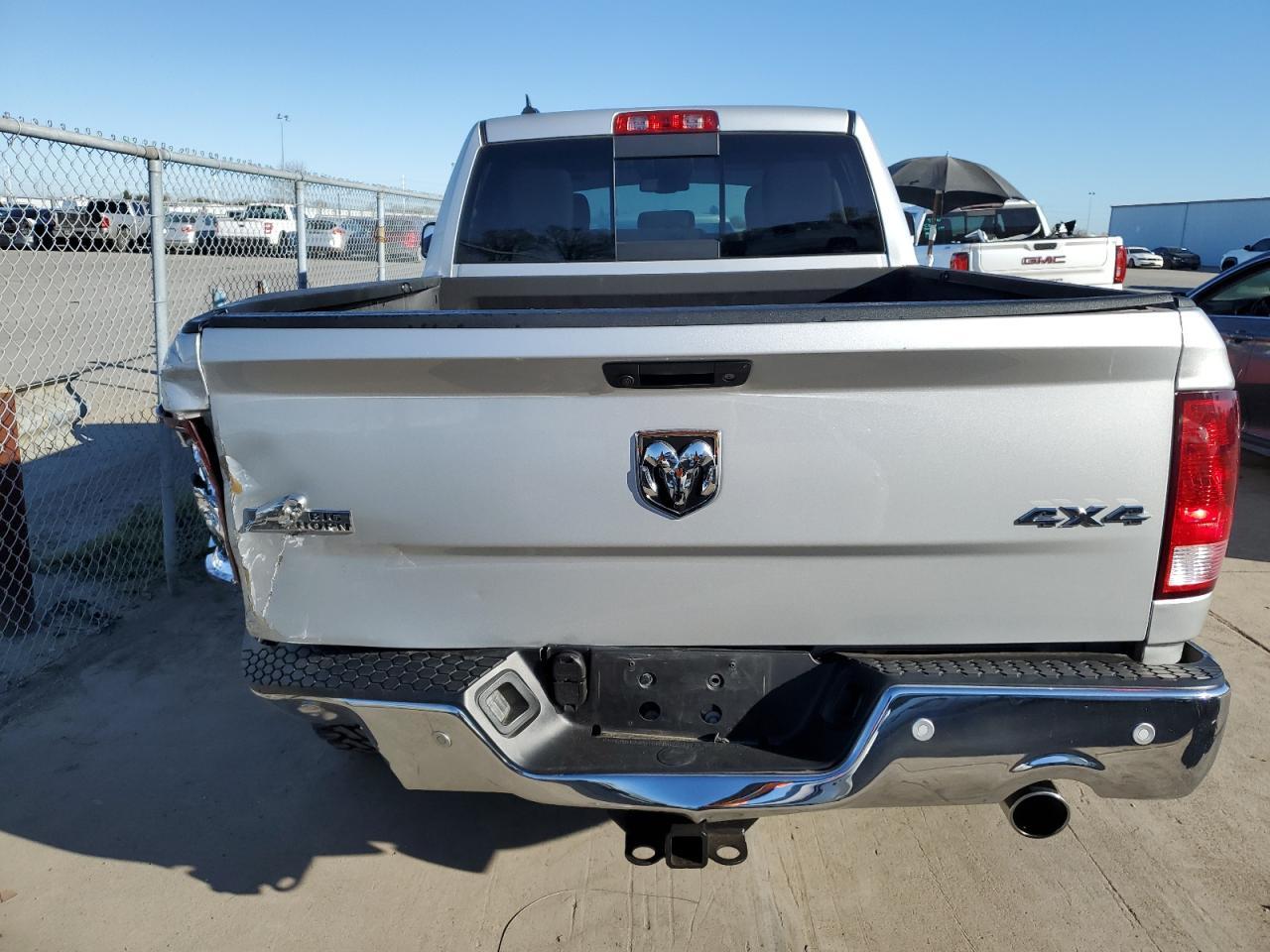 2017 RAM 1500 SLT - Image 6