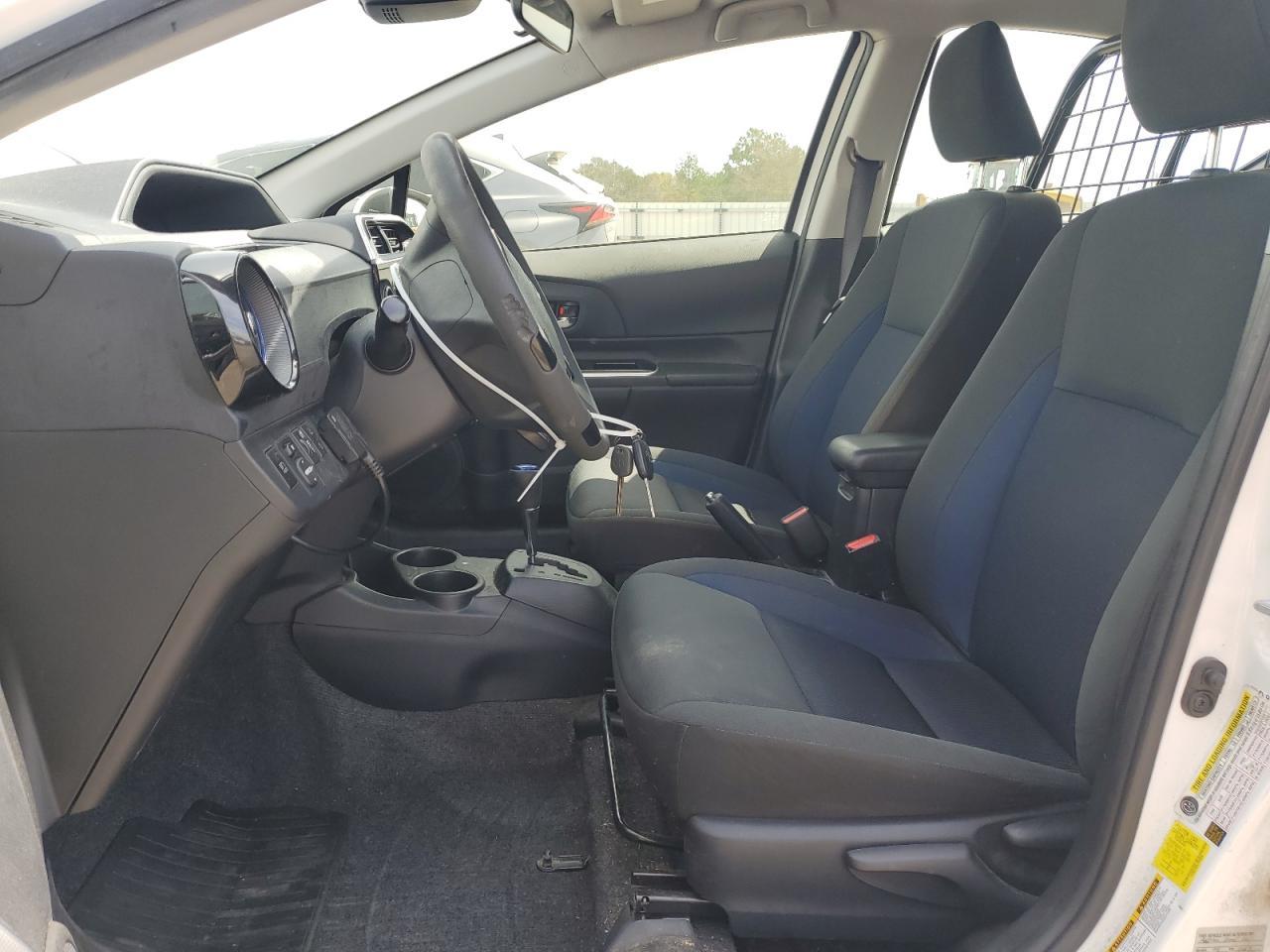 2018 TOYOTA PRIUS C - Image 7