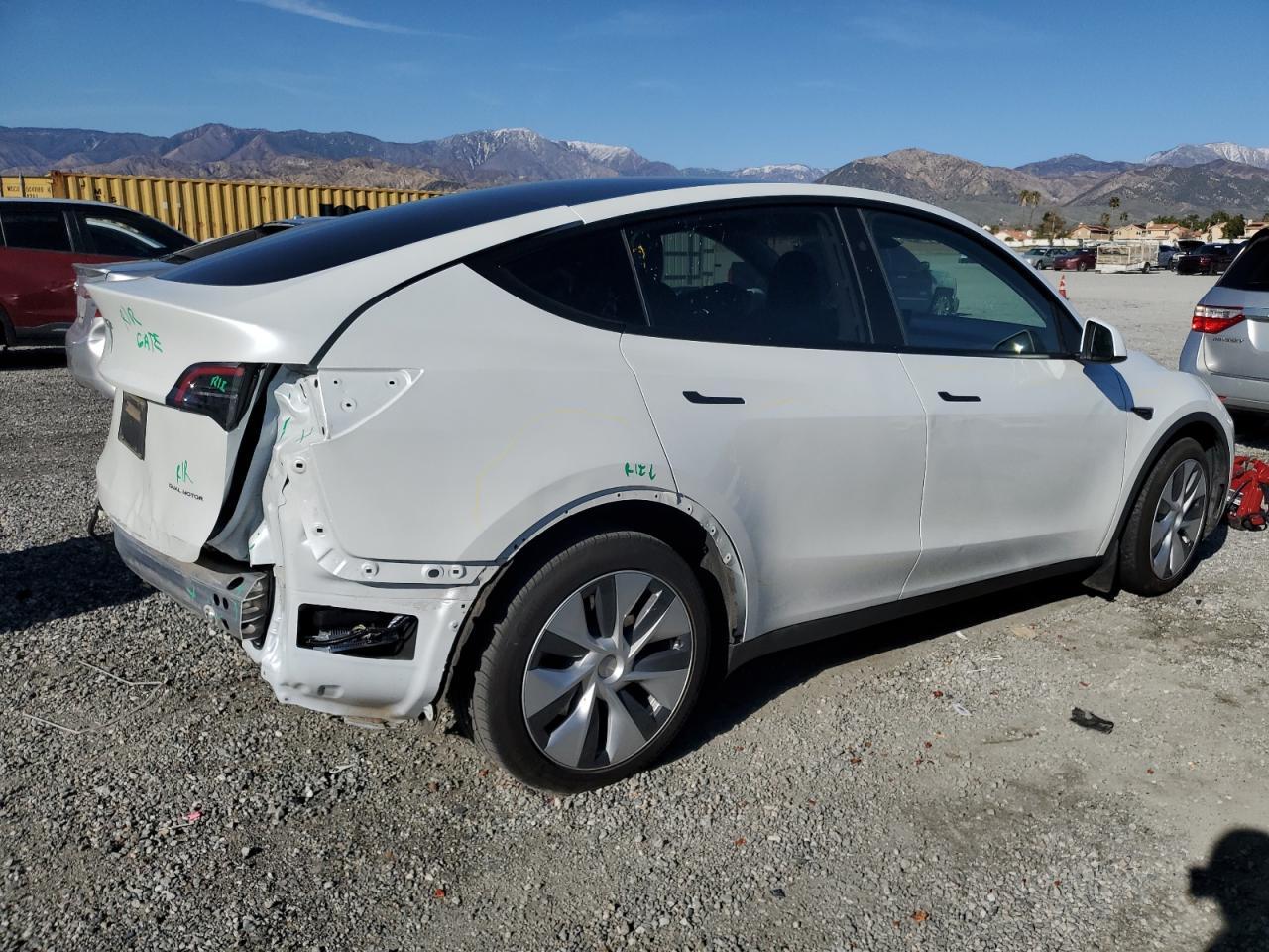 2023 TESLA MODEL Y - Фото 3