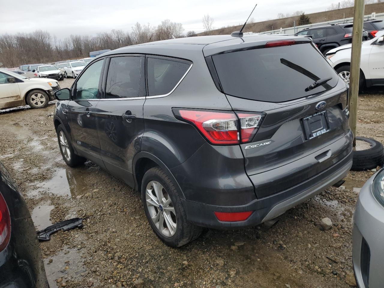 2017 FORD ESCAPE SE - Фото 2
