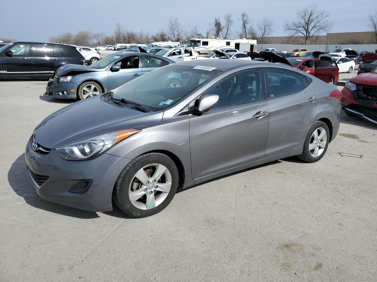 2013 HYUNDAI ELANTRA GL