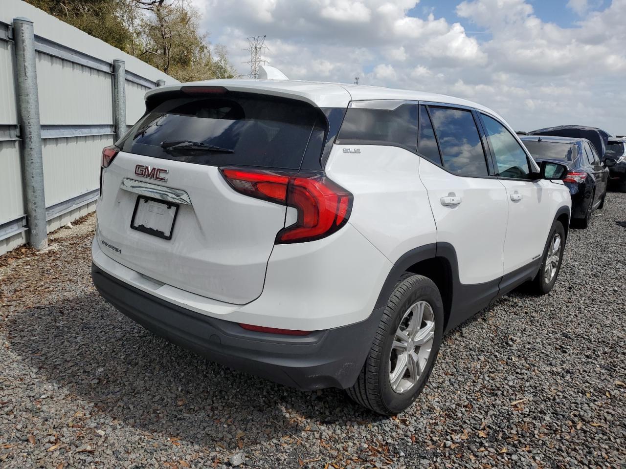 2018 GMC TERRAIN SL - Image 3