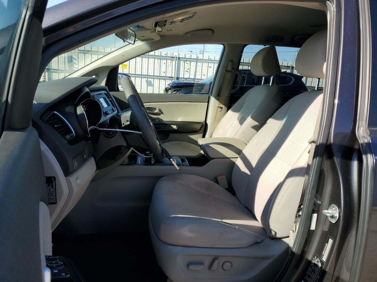2016 KIA SEDONA LX - Image 7