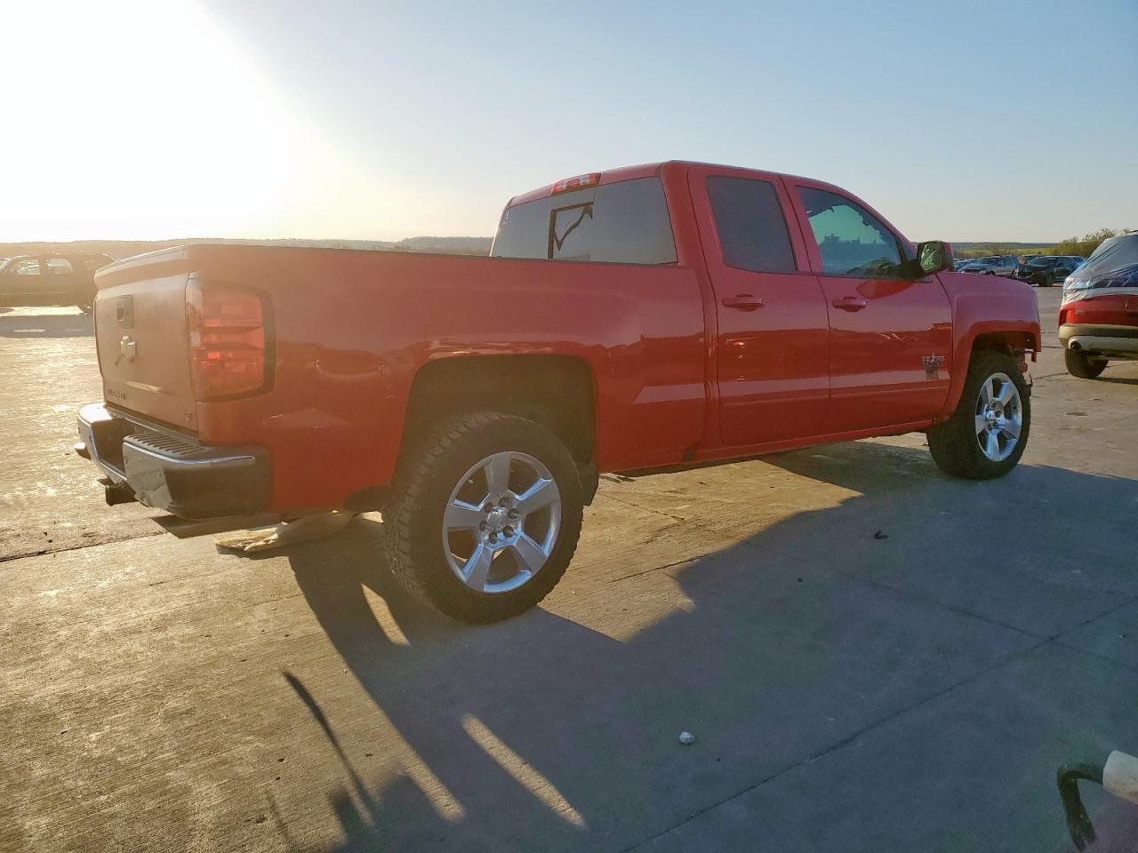 2018 CHEVROLET SILVERADO - Фото 3