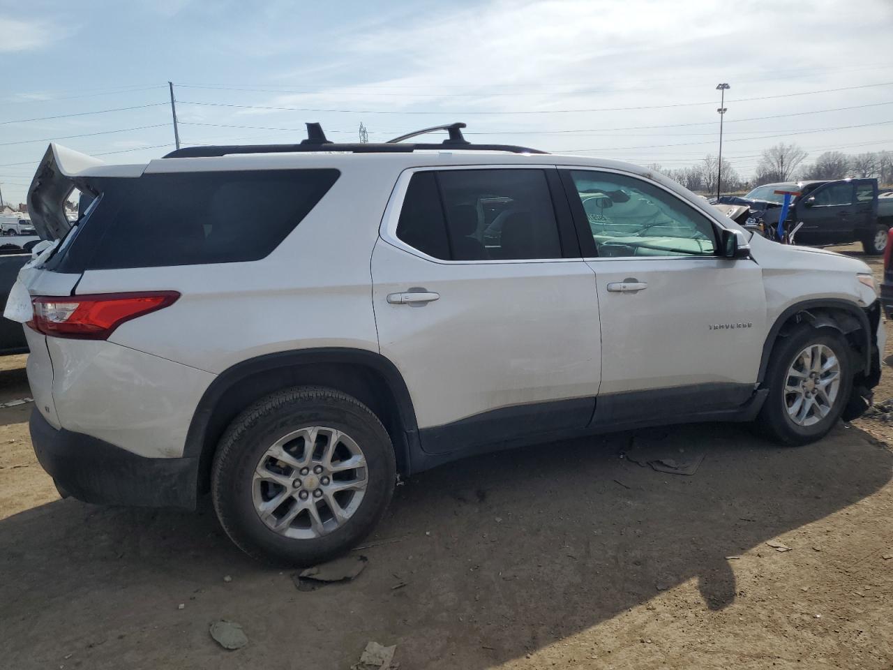 2021 CHEVROLET TRAVERSE L - Фото 3