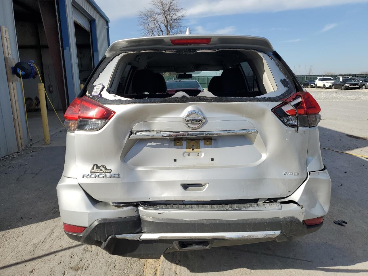 2017 NISSAN ROGUE S - Image 6