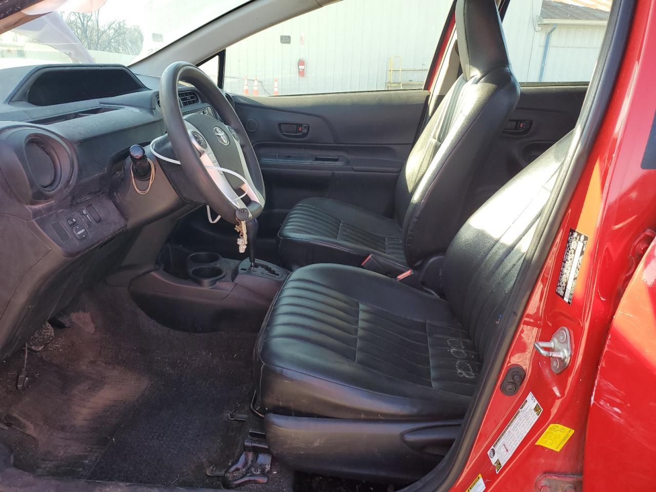 2015 TOYOTA PRIUS C - Image 7