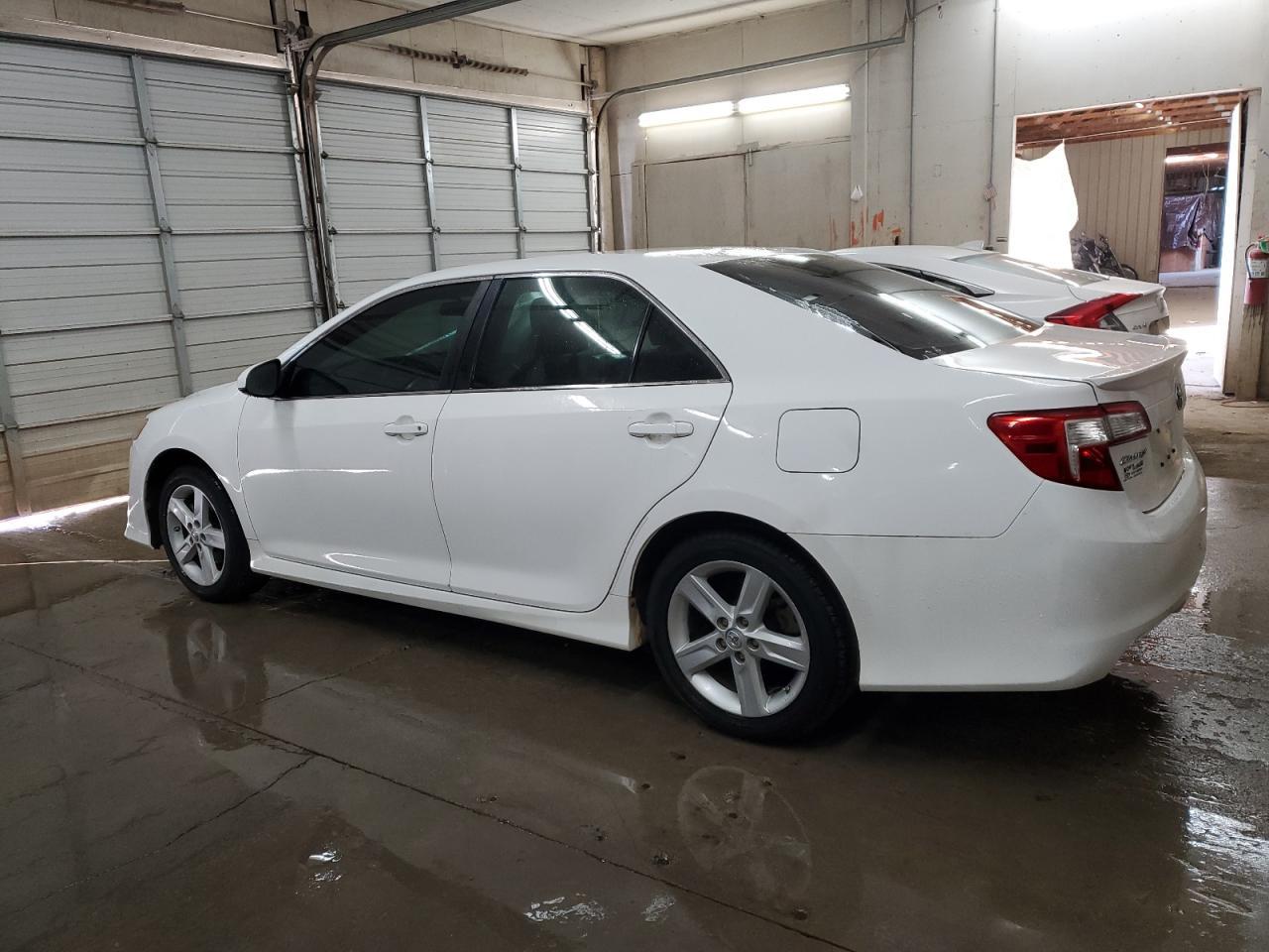 2014 TOYOTA CAMRY L - Image 2