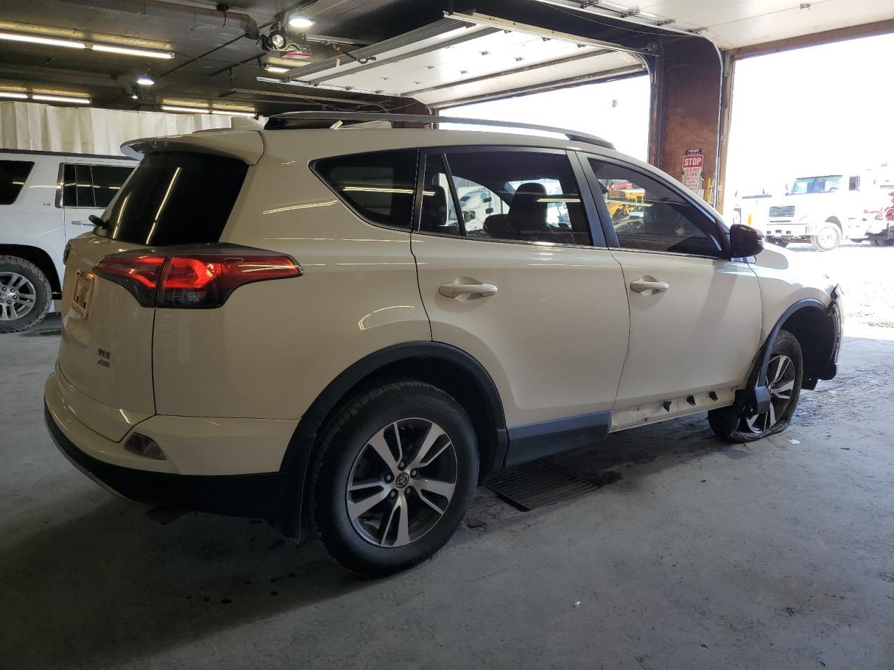 2017 TOYOTA RAV4 XLE - Image 3