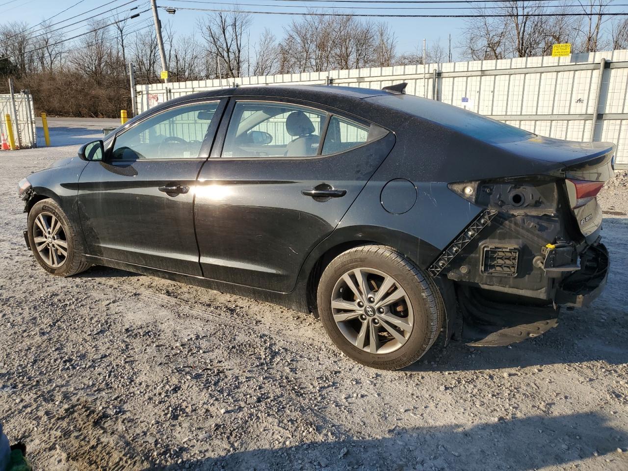 2018 HYUNDAI ELANTRA SE - Image 2