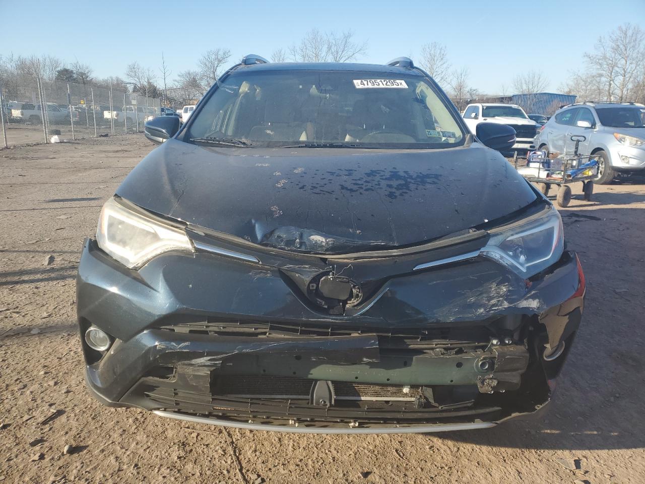 2017 TOYOTA RAV4 XLE - Image 5