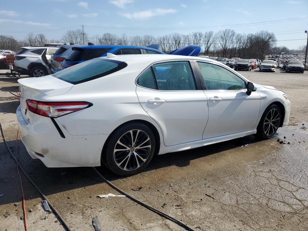 2020 TOYOTA CAMRY SE - Image 3