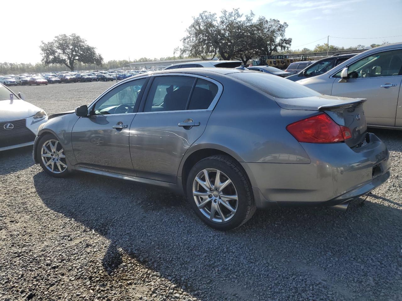 2012 INFINITI G37 - Image 2