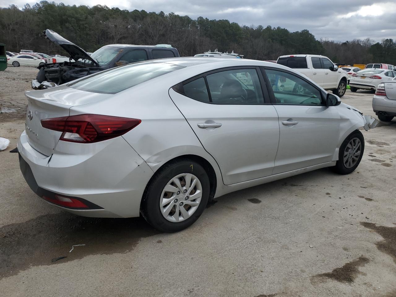 2019 HYUNDAI ELANTRA SE - Image 3