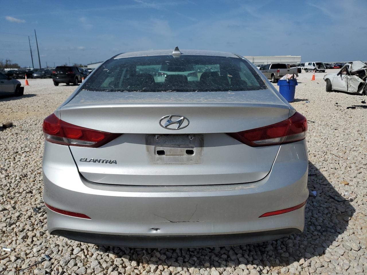 2018 HYUNDAI ELANTRA SE - Image 6