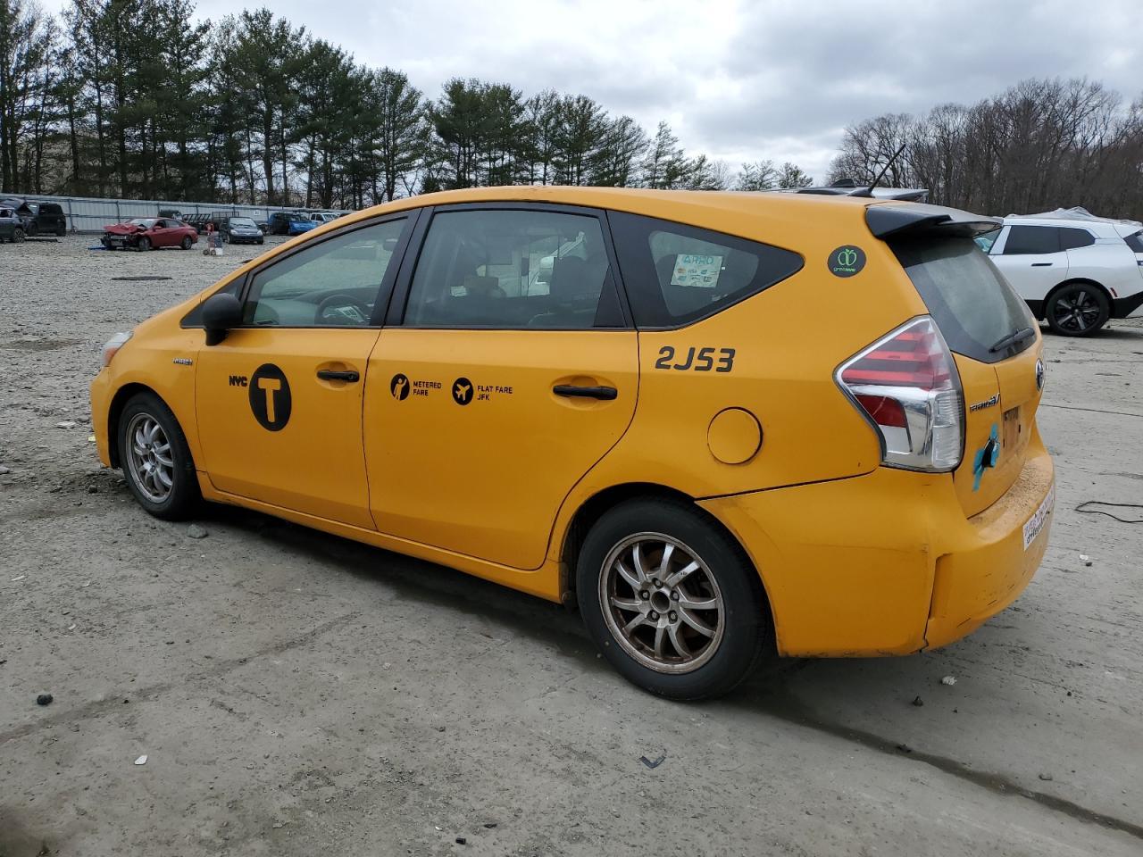 2016 TOYOTA PRIUS V - Фото 2