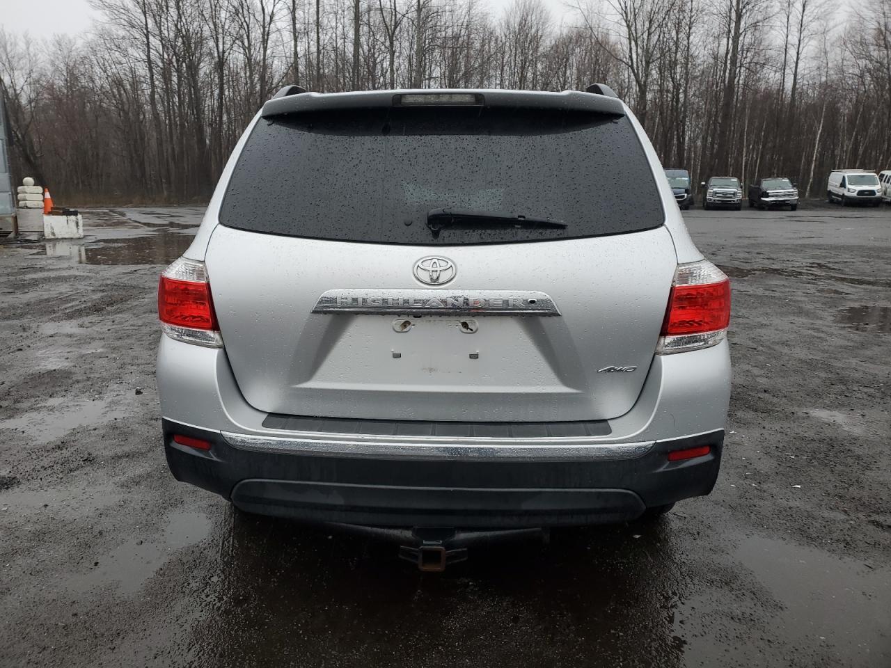2011 TOYOTA HIGHLANDER - Image 6