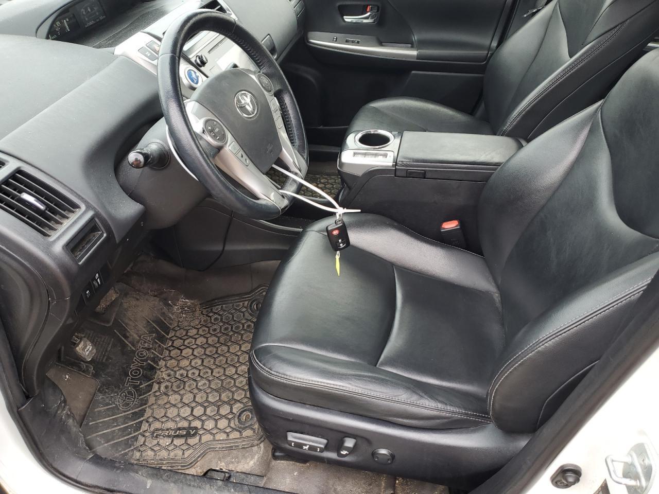 2015 TOYOTA PRIUS V - Фото 7