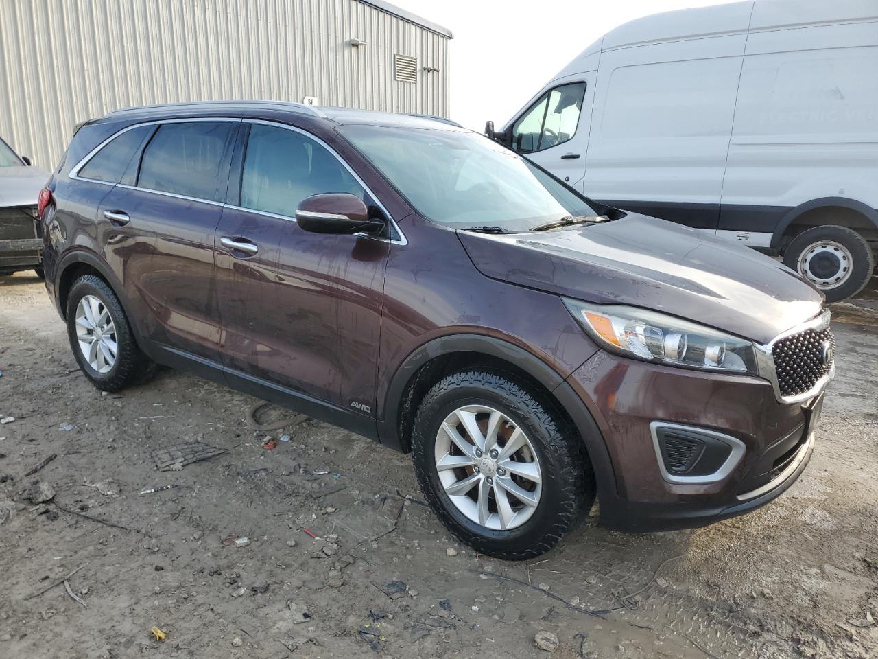 2016 KIA SORENTO LX - Image 4