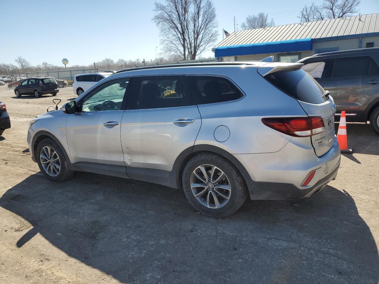 2017 HYUNDAI SANTA FE S - Image 2