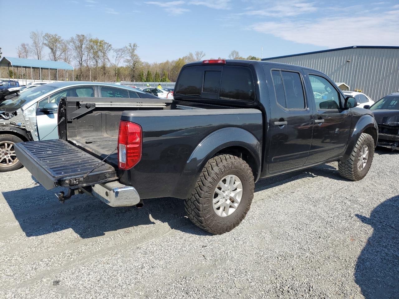 2017 NISSAN FRONTIER S - Фото 3