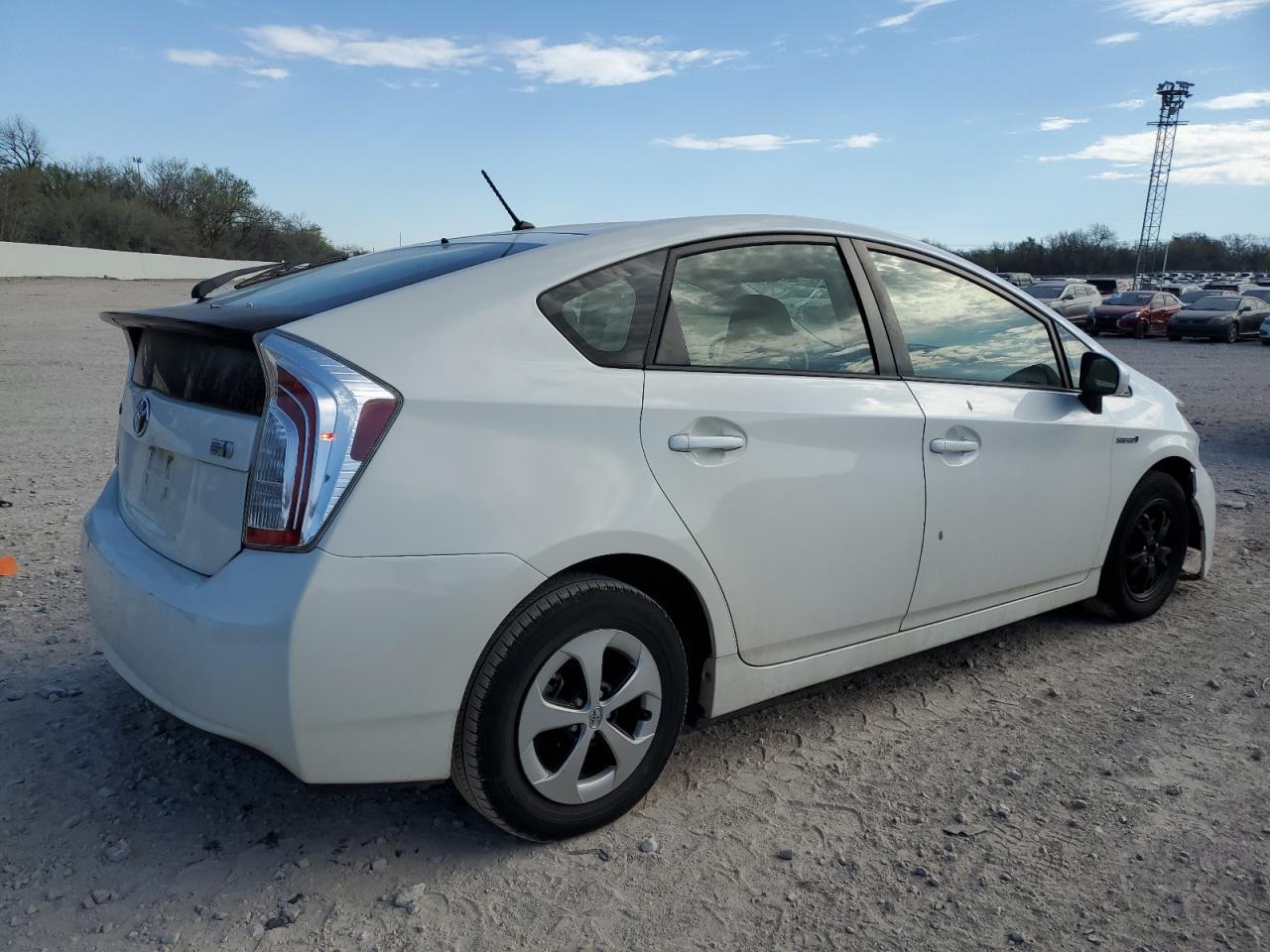 2013 TOYOTA PRIUS - Фото 3