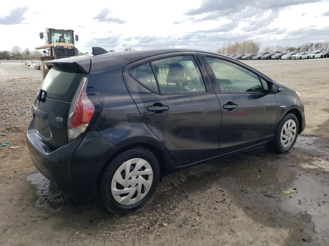 2016 TOYOTA PRIUS C - Image 3