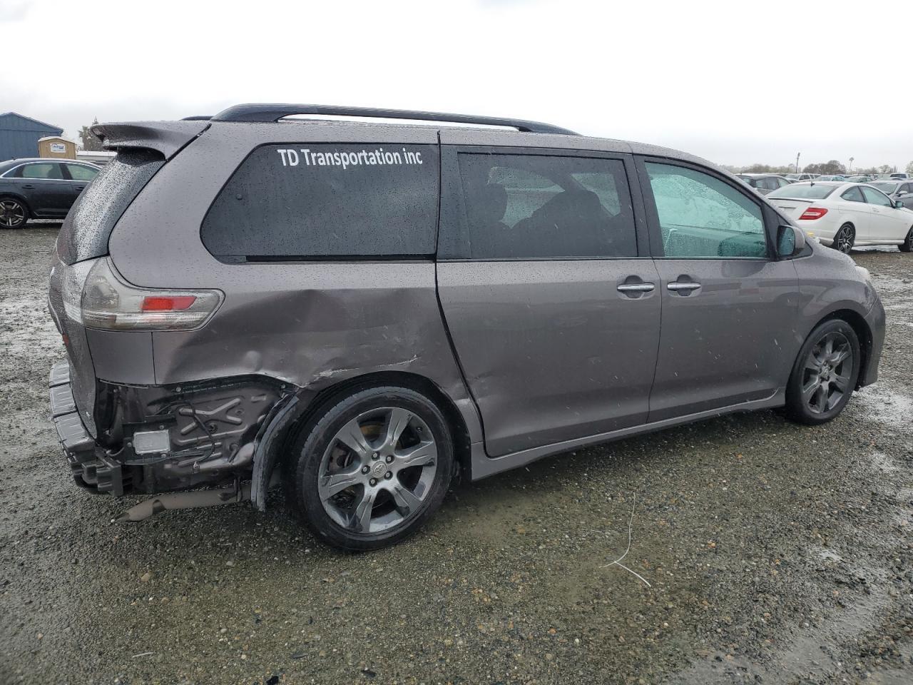 2015 TOYOTA SIENNA - Фото 3