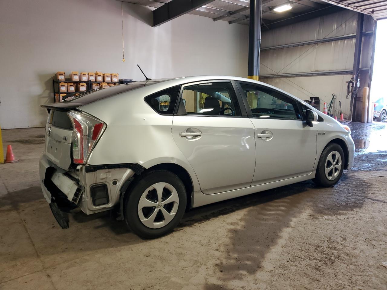 2013 TOYOTA PRIUS - Image 3