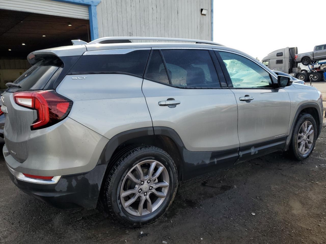 2023 GMC TERRAIN SL - Фото 3