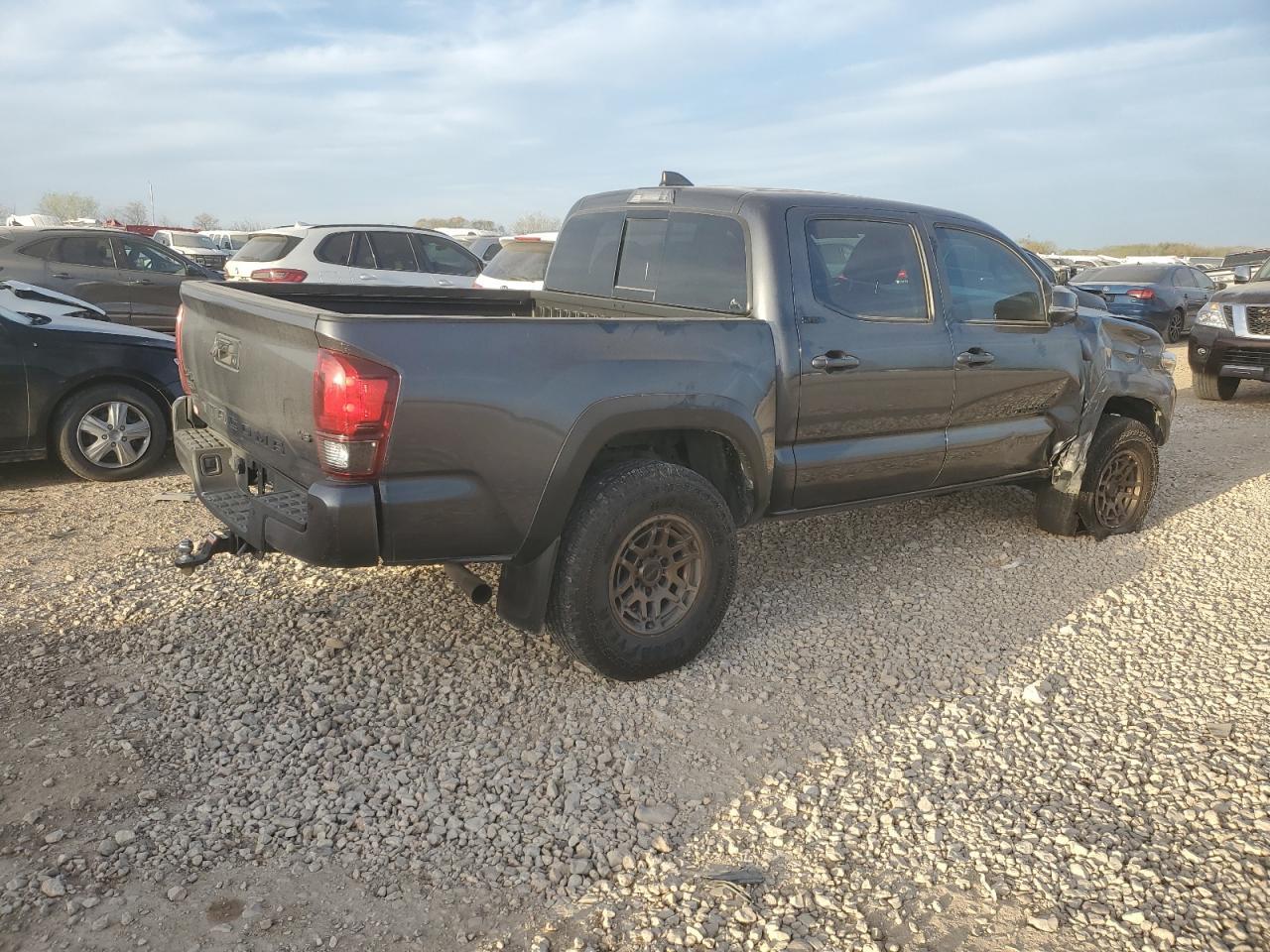 2023 TOYOTA TACOMA DOU - Фото 3